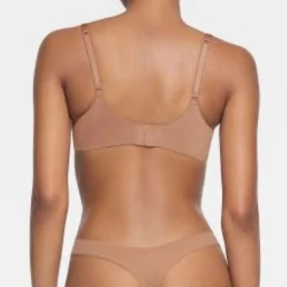SKIMS Ultimate Collection Nipple Bra - Clay - Picture 3 of 7